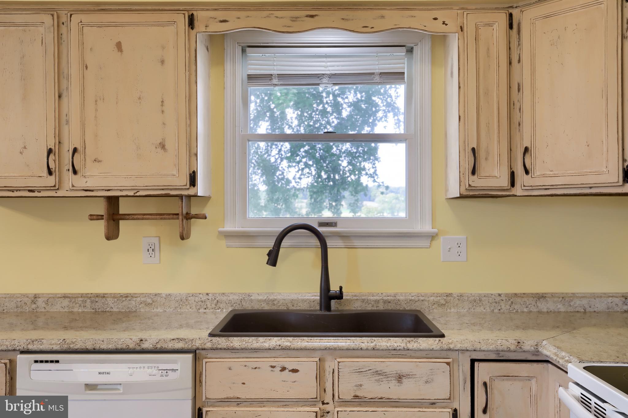 8208 ELIZABETHTOWN RD