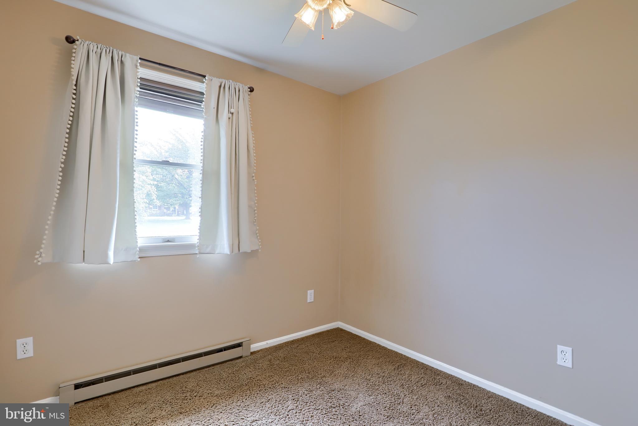 8208 ELIZABETHTOWN RD