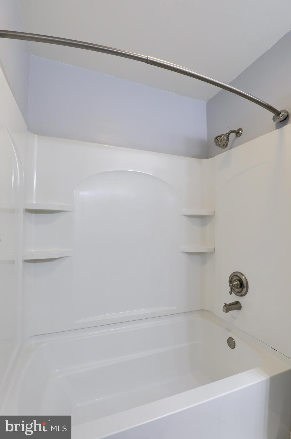 8208 ELIZABETHTOWN RD