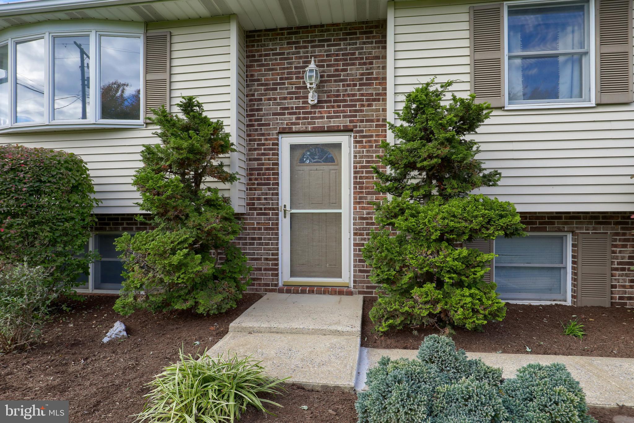 8208 ELIZABETHTOWN RD