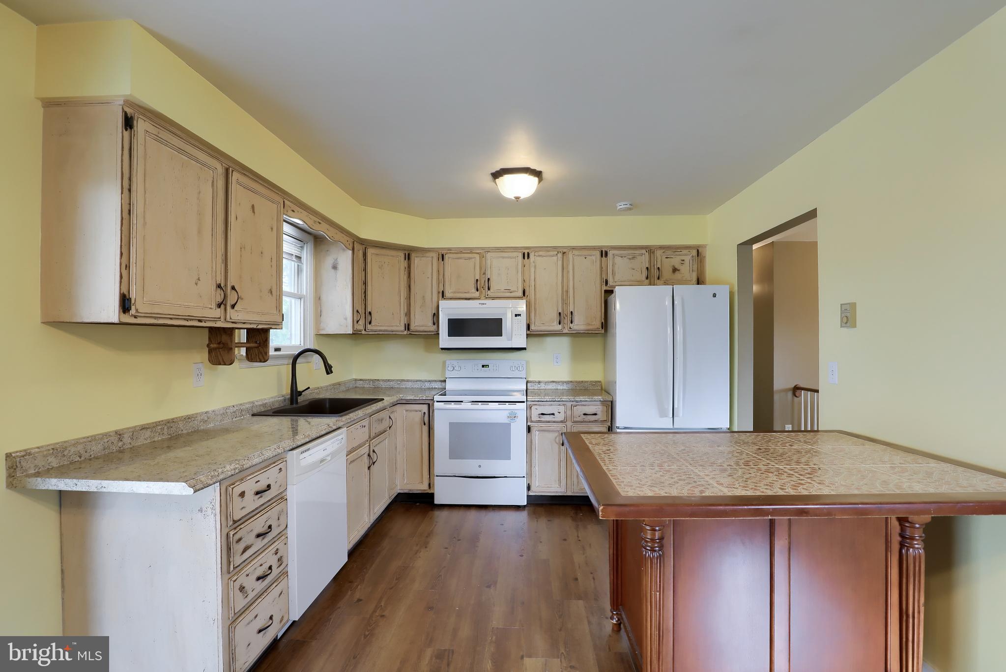 8208 ELIZABETHTOWN RD