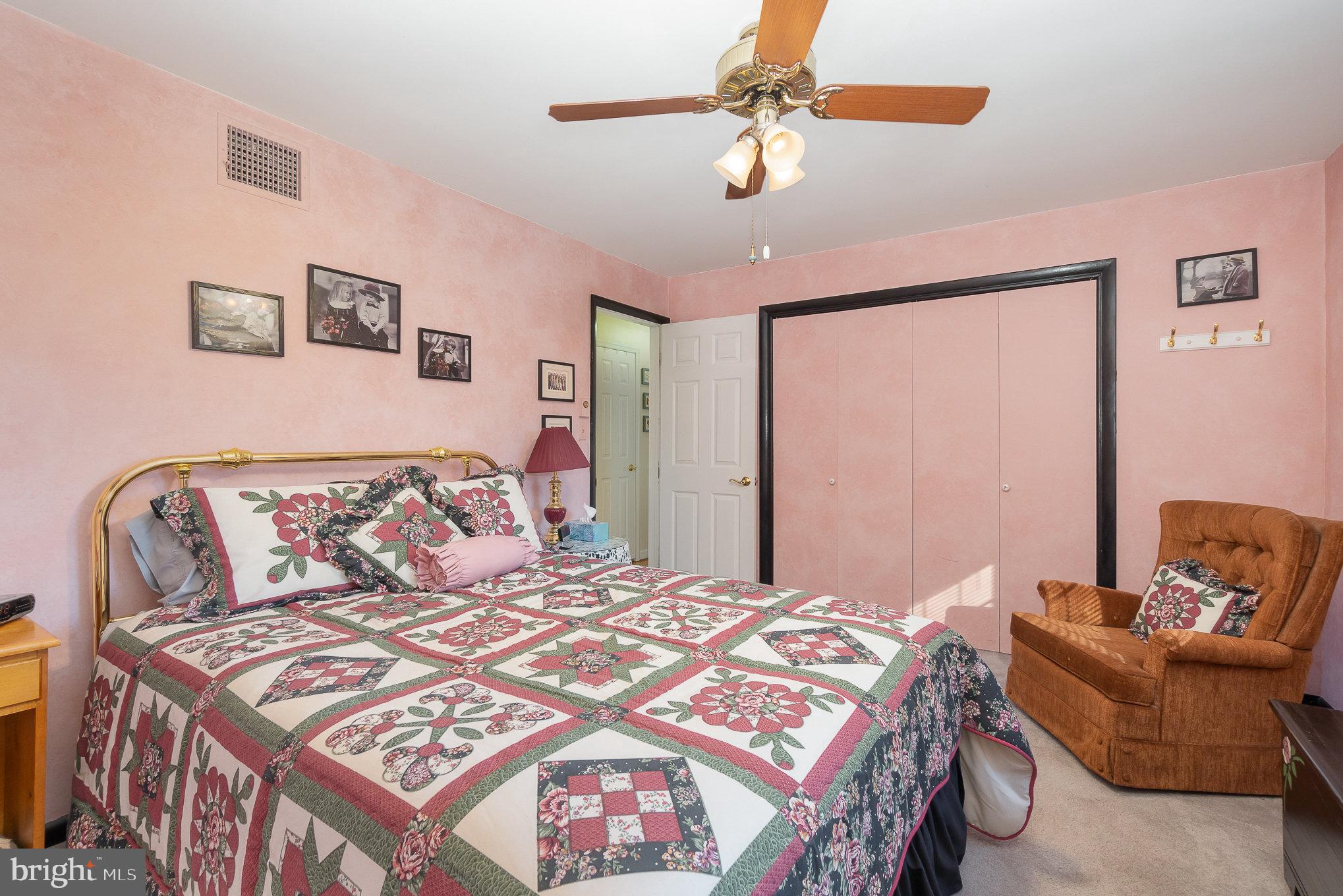 230 N CHESTNUT STREET