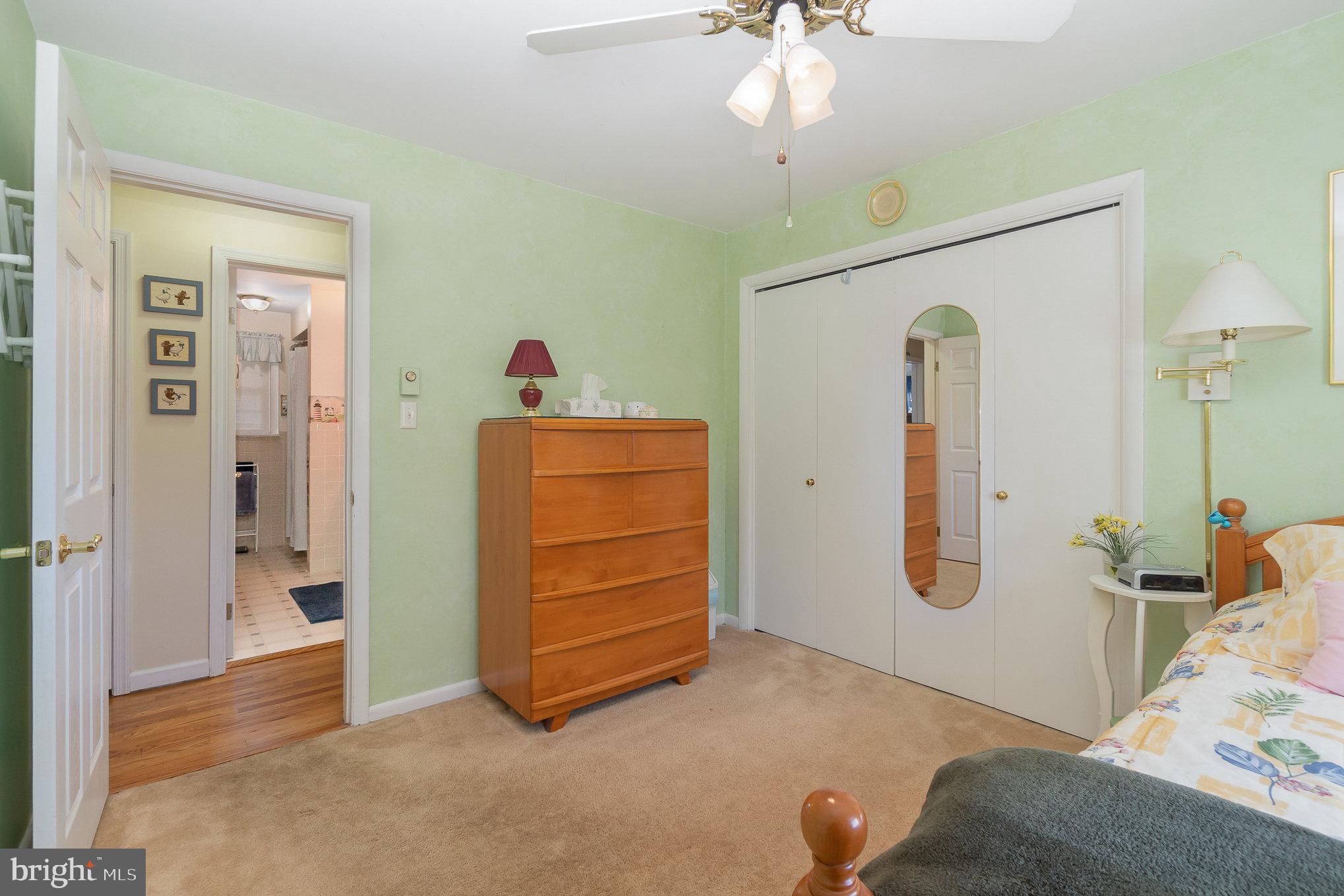 230 N CHESTNUT STREET