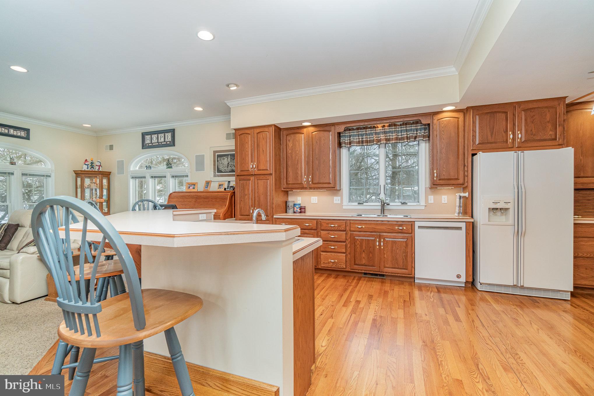 230 N CHESTNUT STREET