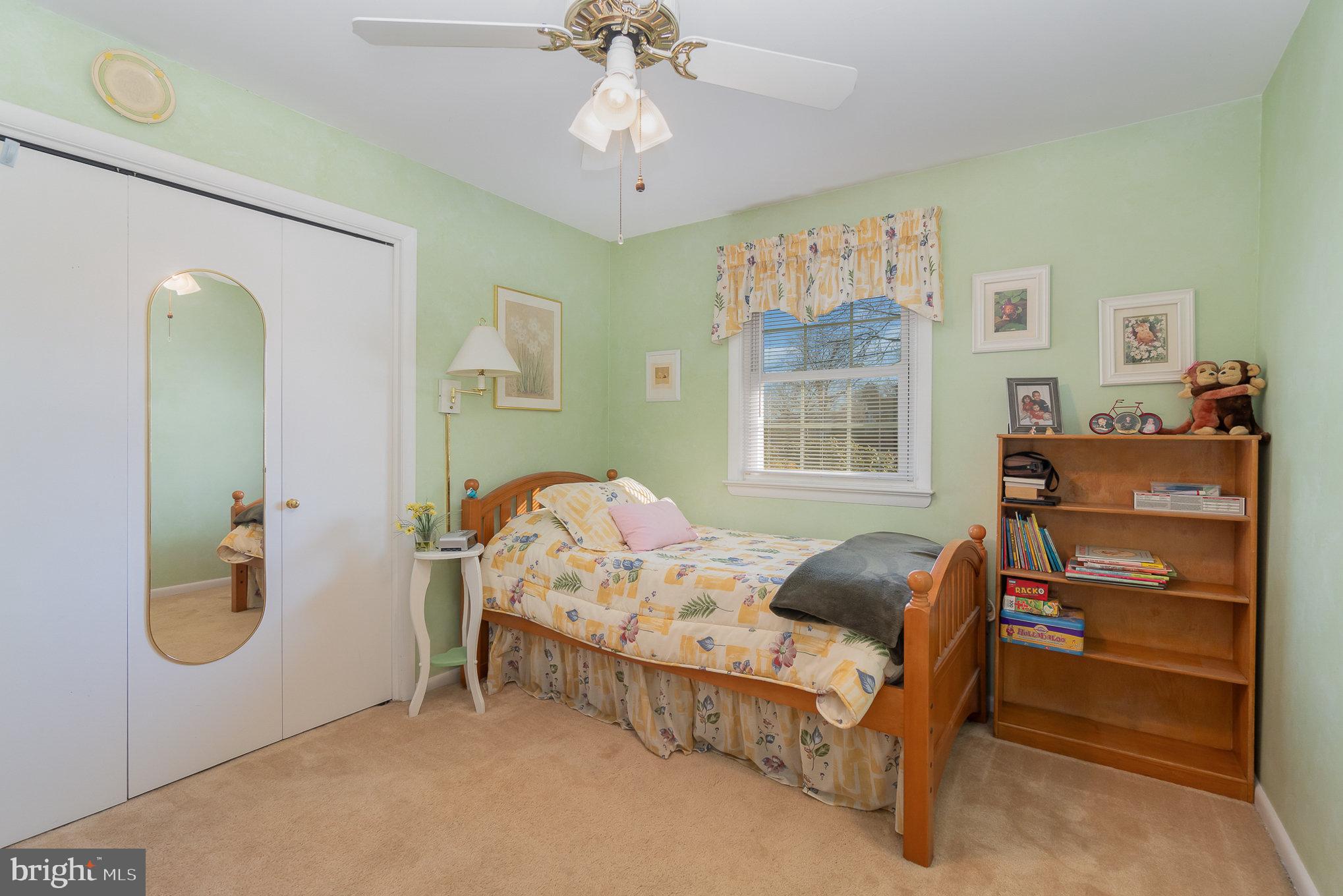 230 N CHESTNUT STREET