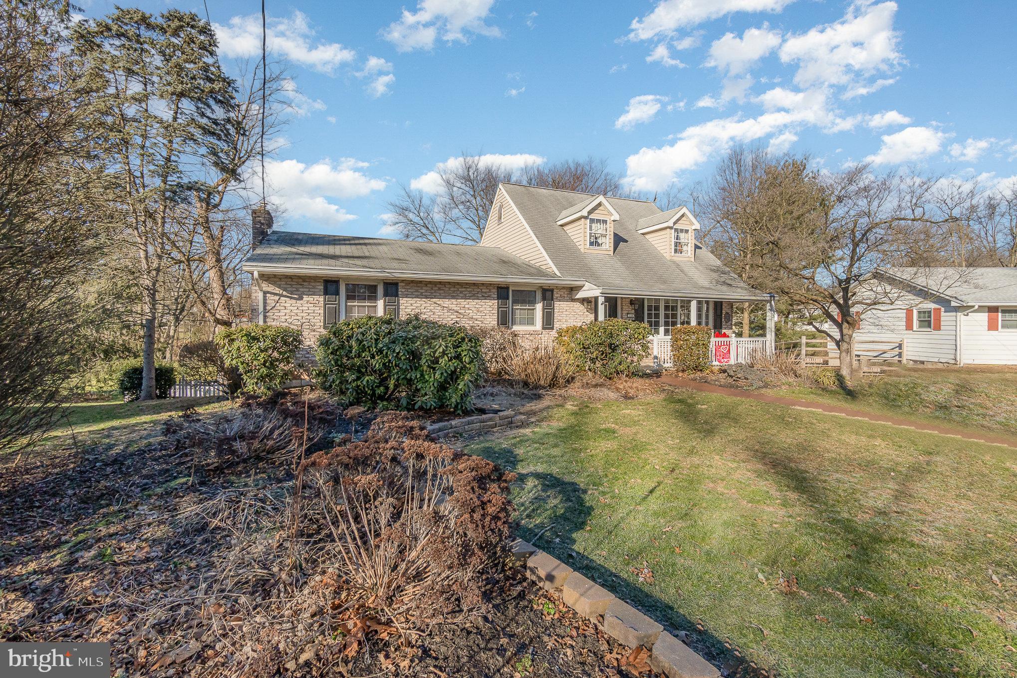 230 N CHESTNUT STREET