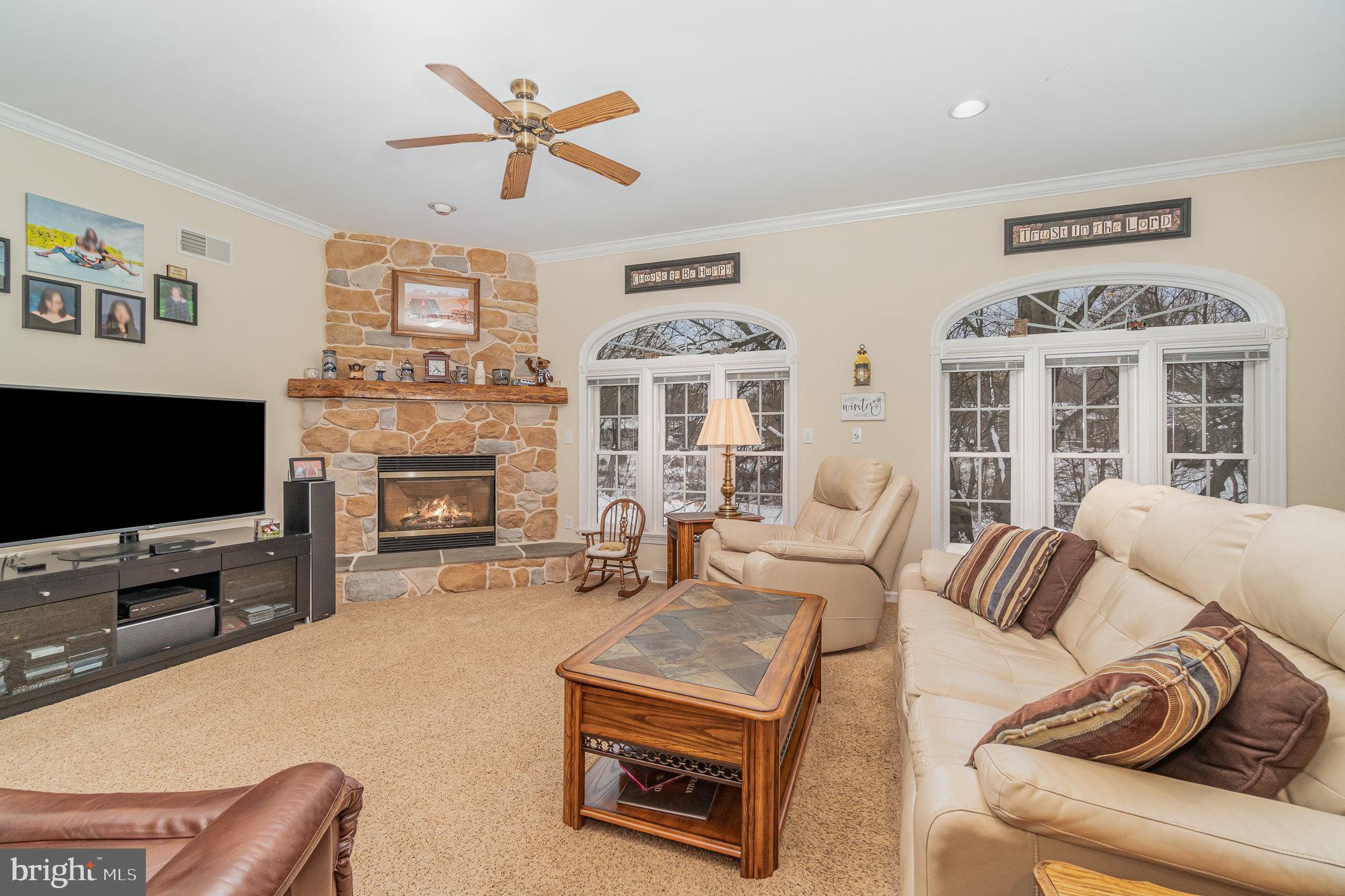 230 N CHESTNUT STREET