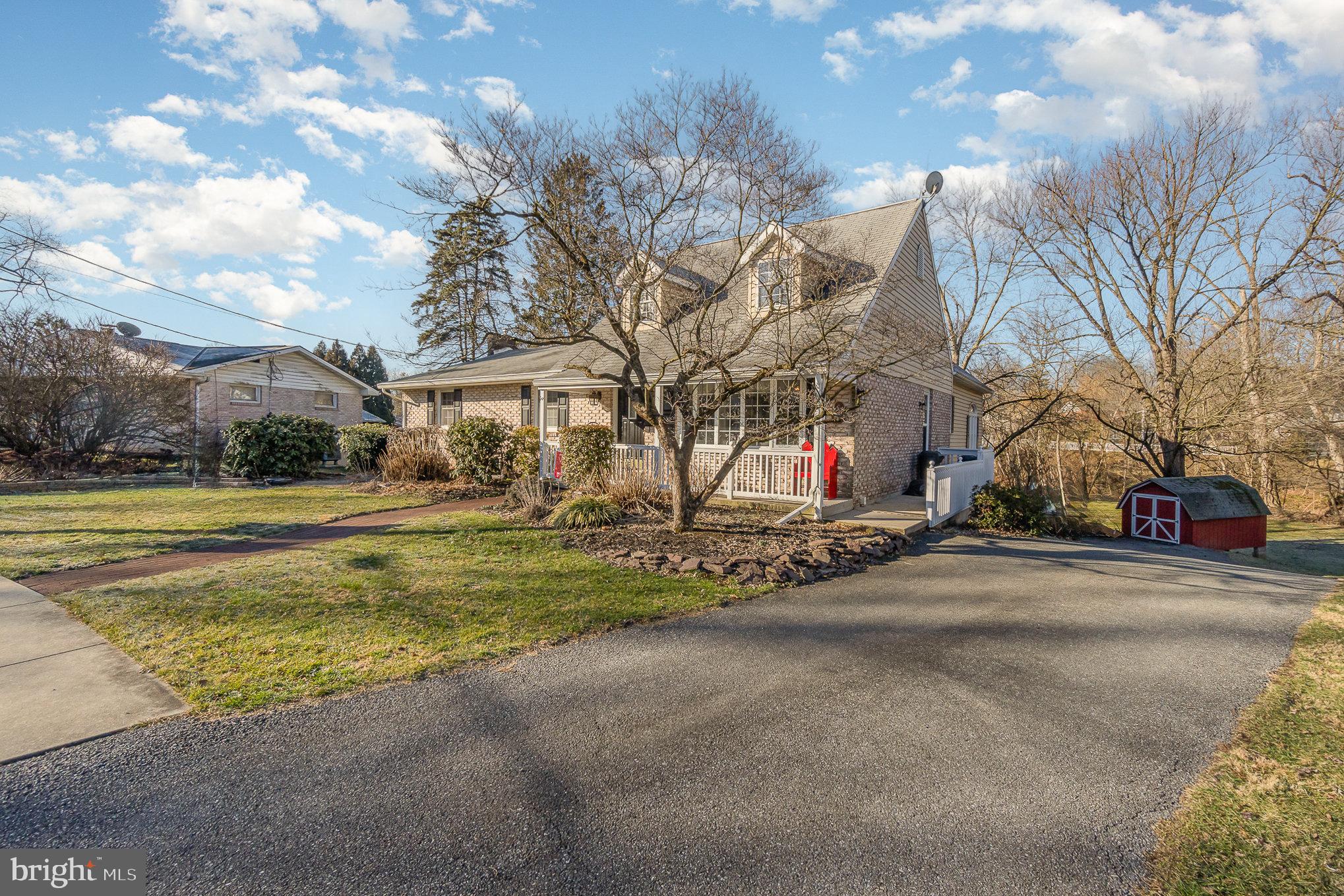 230 N CHESTNUT STREET