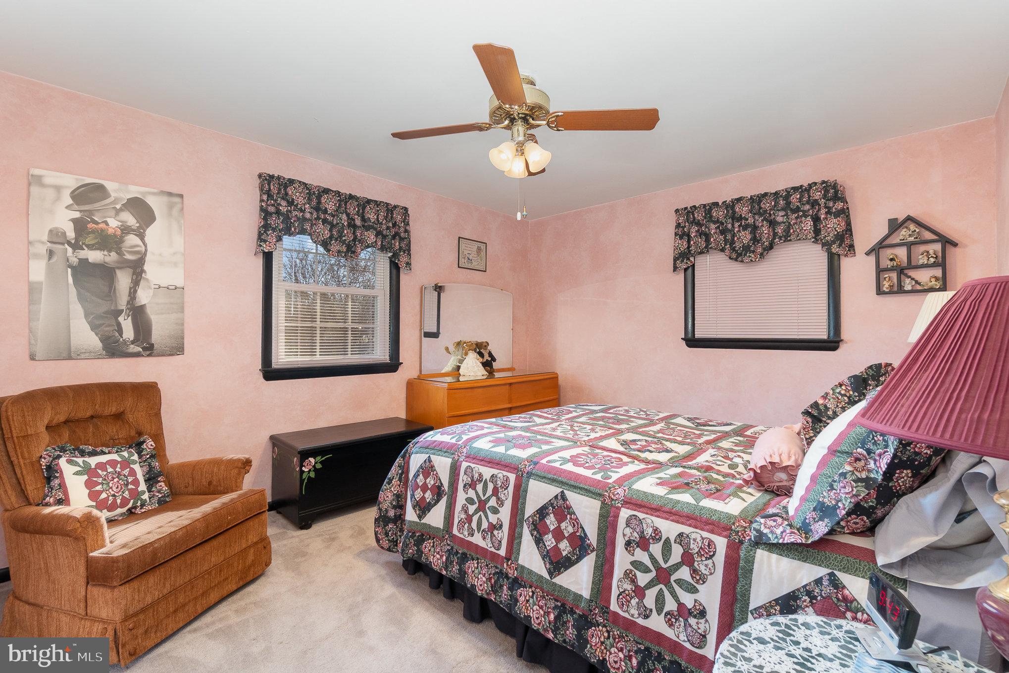 230 N CHESTNUT STREET