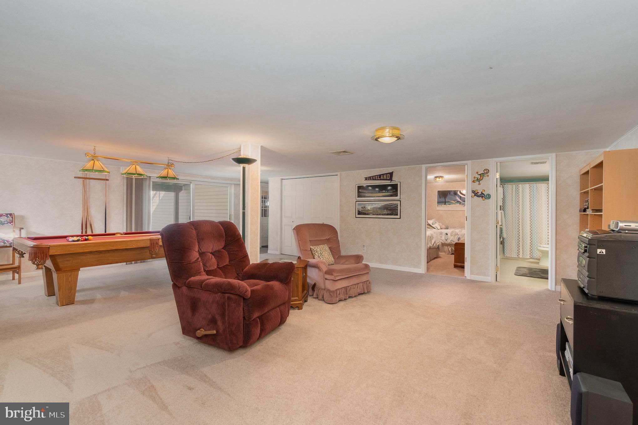 230 N CHESTNUT STREET