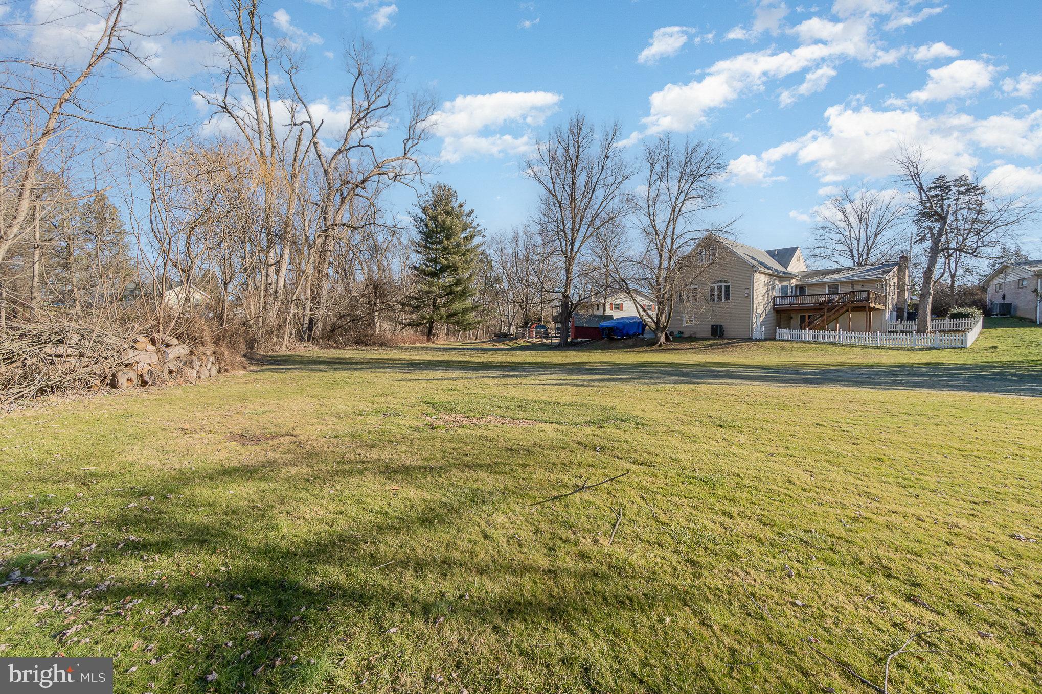 230 N CHESTNUT STREET