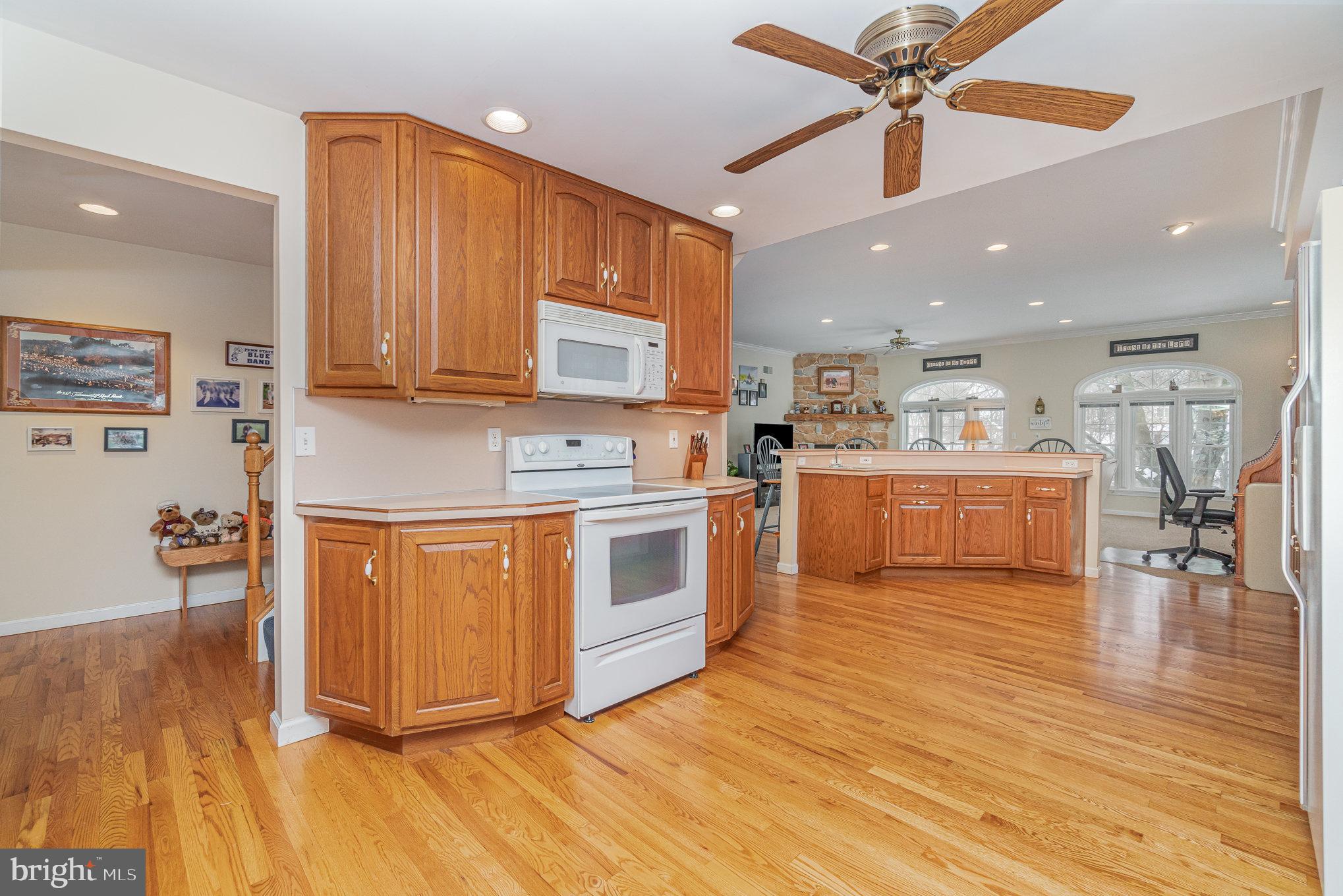 230 N CHESTNUT STREET