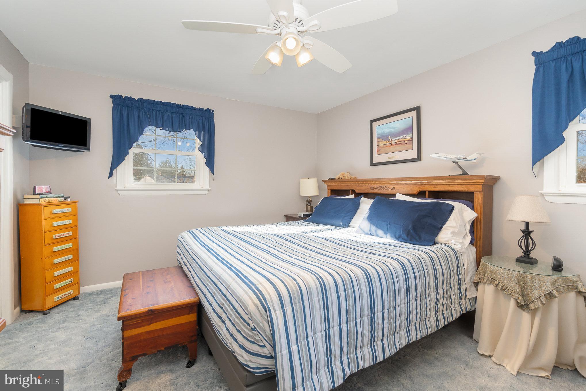 230 N CHESTNUT STREET