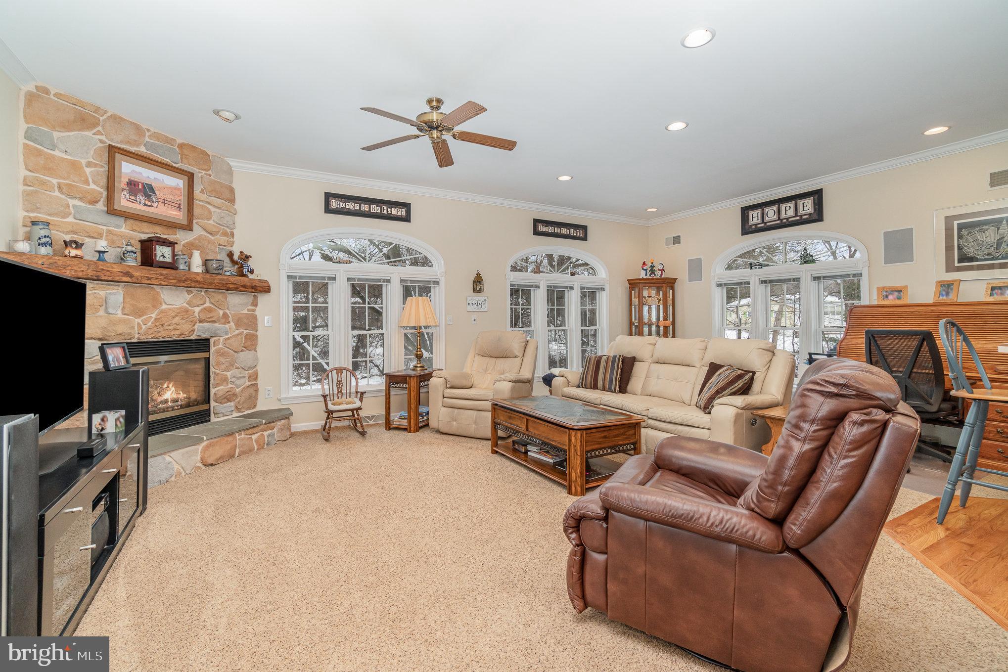 230 N CHESTNUT STREET