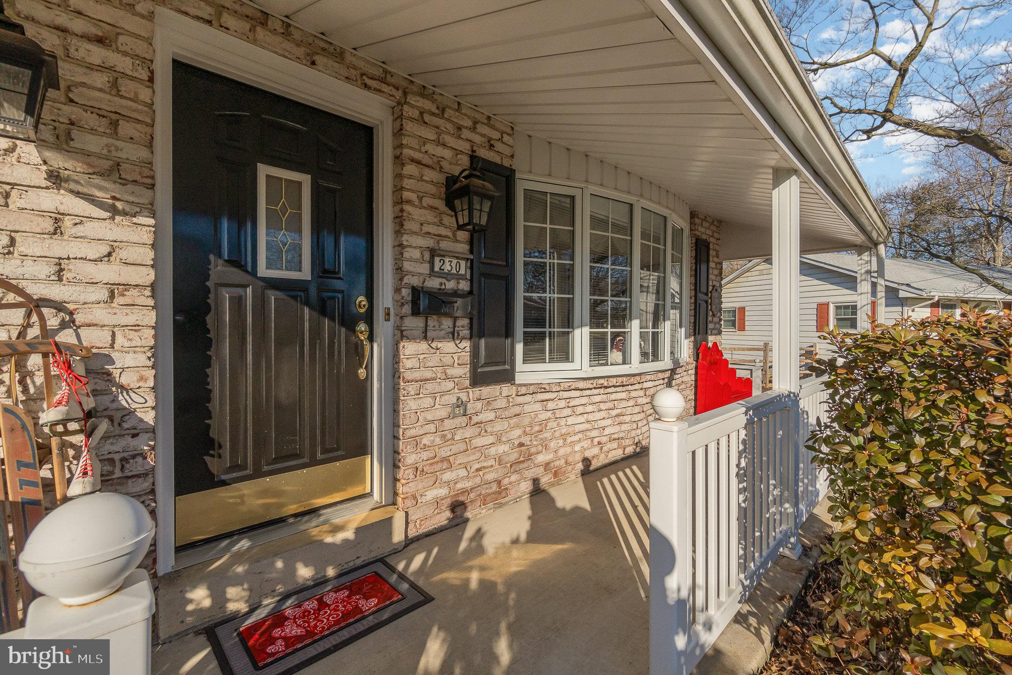 230 N CHESTNUT STREET