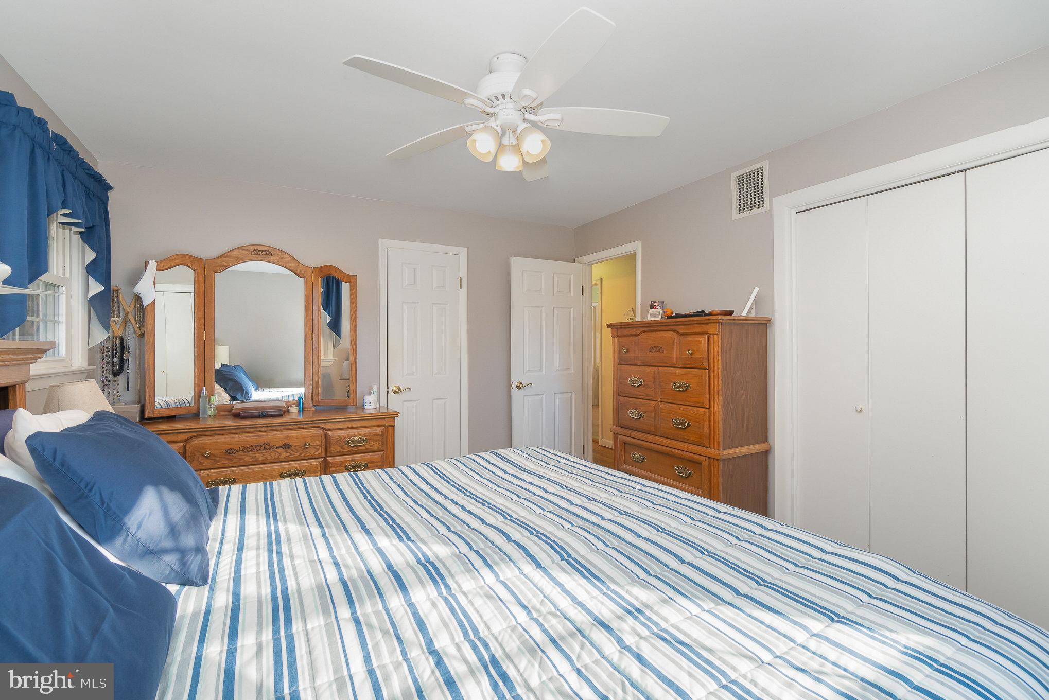 230 N CHESTNUT STREET