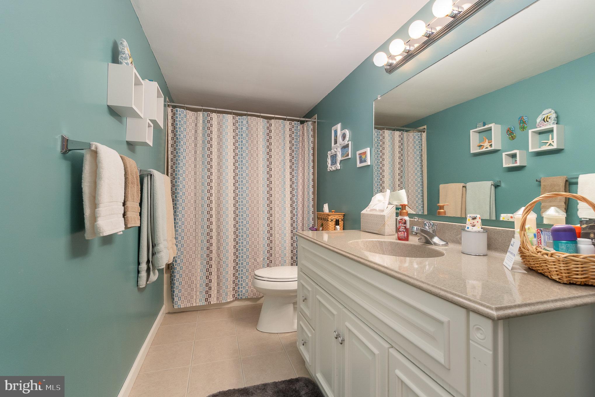 230 N CHESTNUT STREET