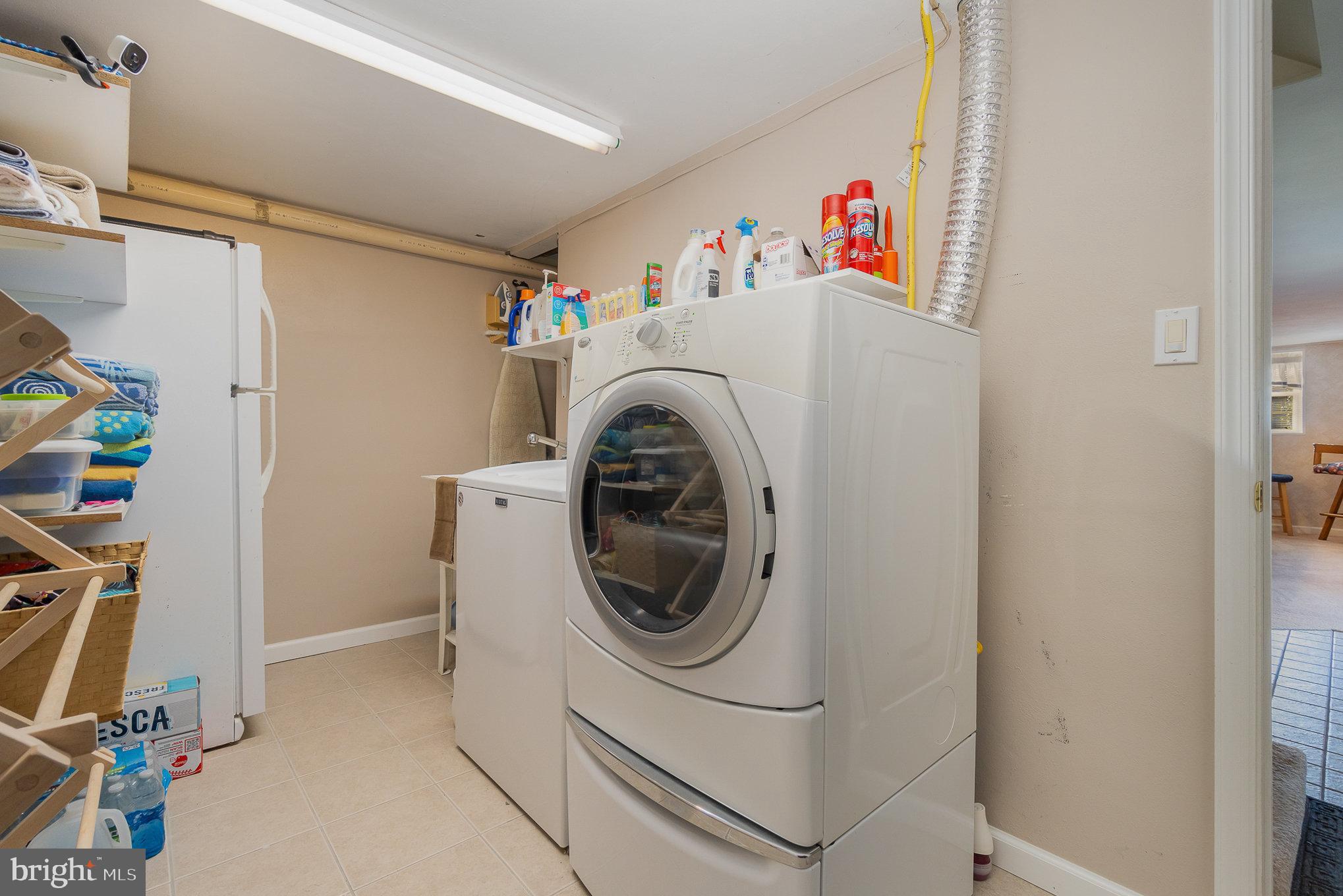 230 N CHESTNUT STREET