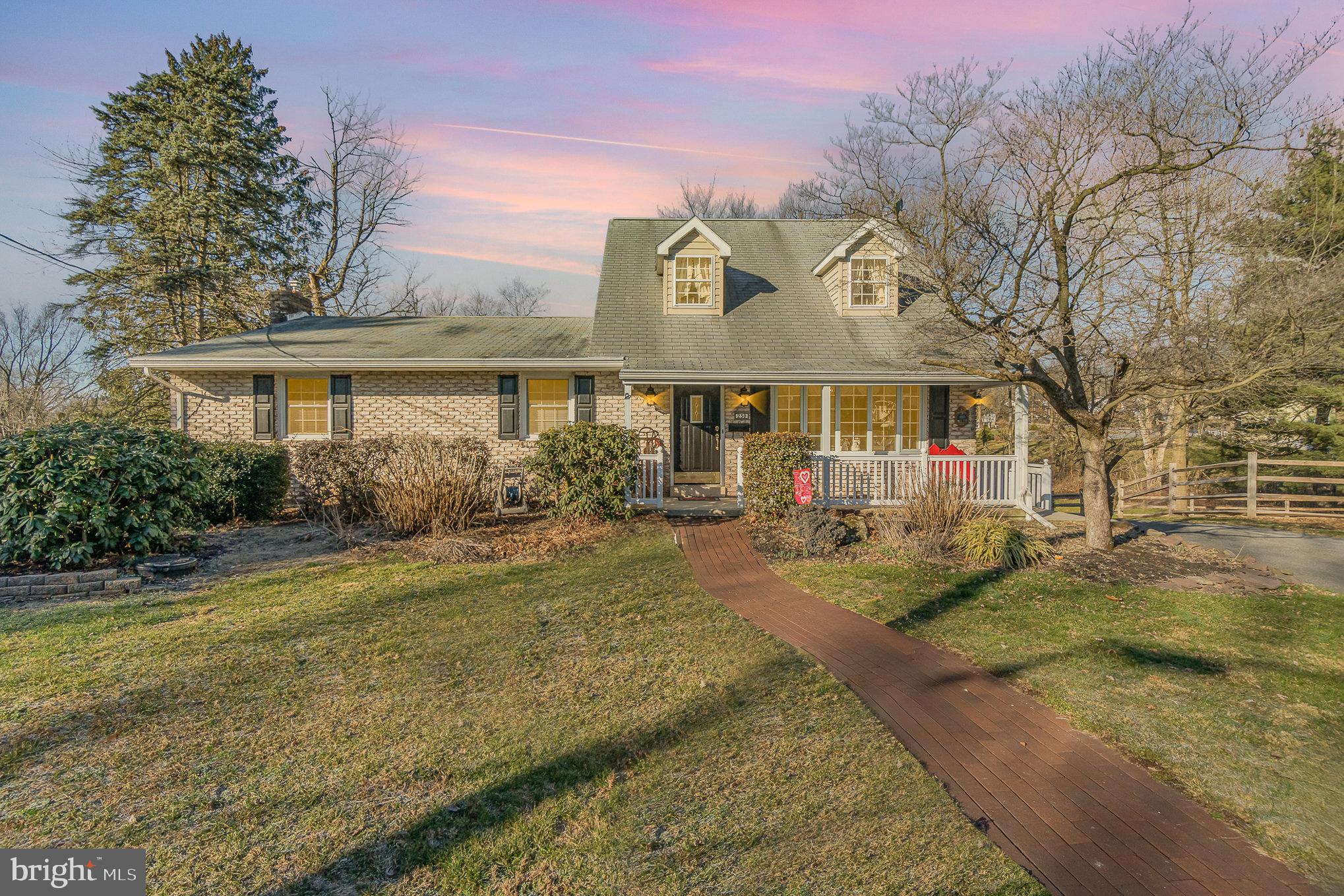 230 N CHESTNUT STREET