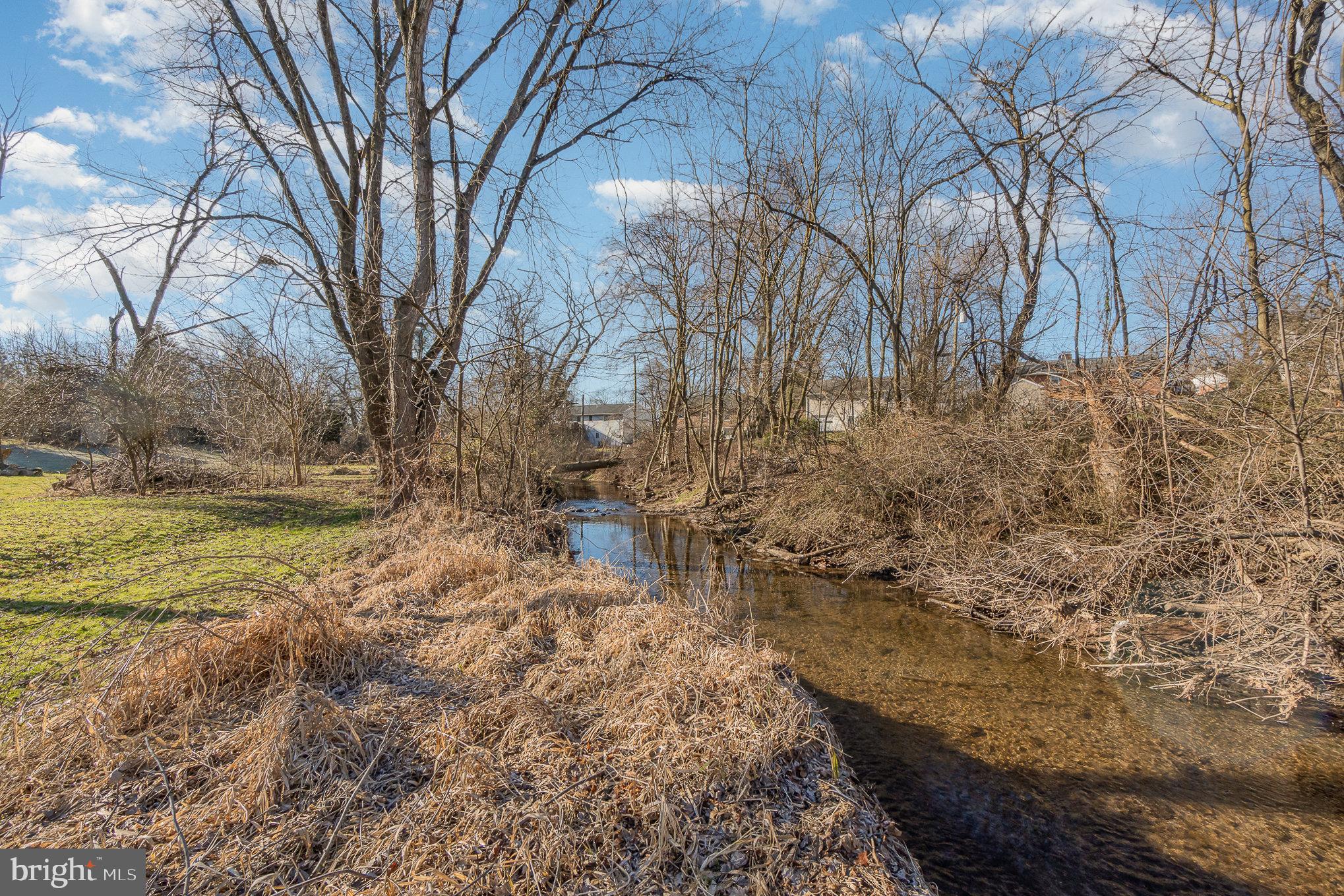 230 N CHESTNUT STREET