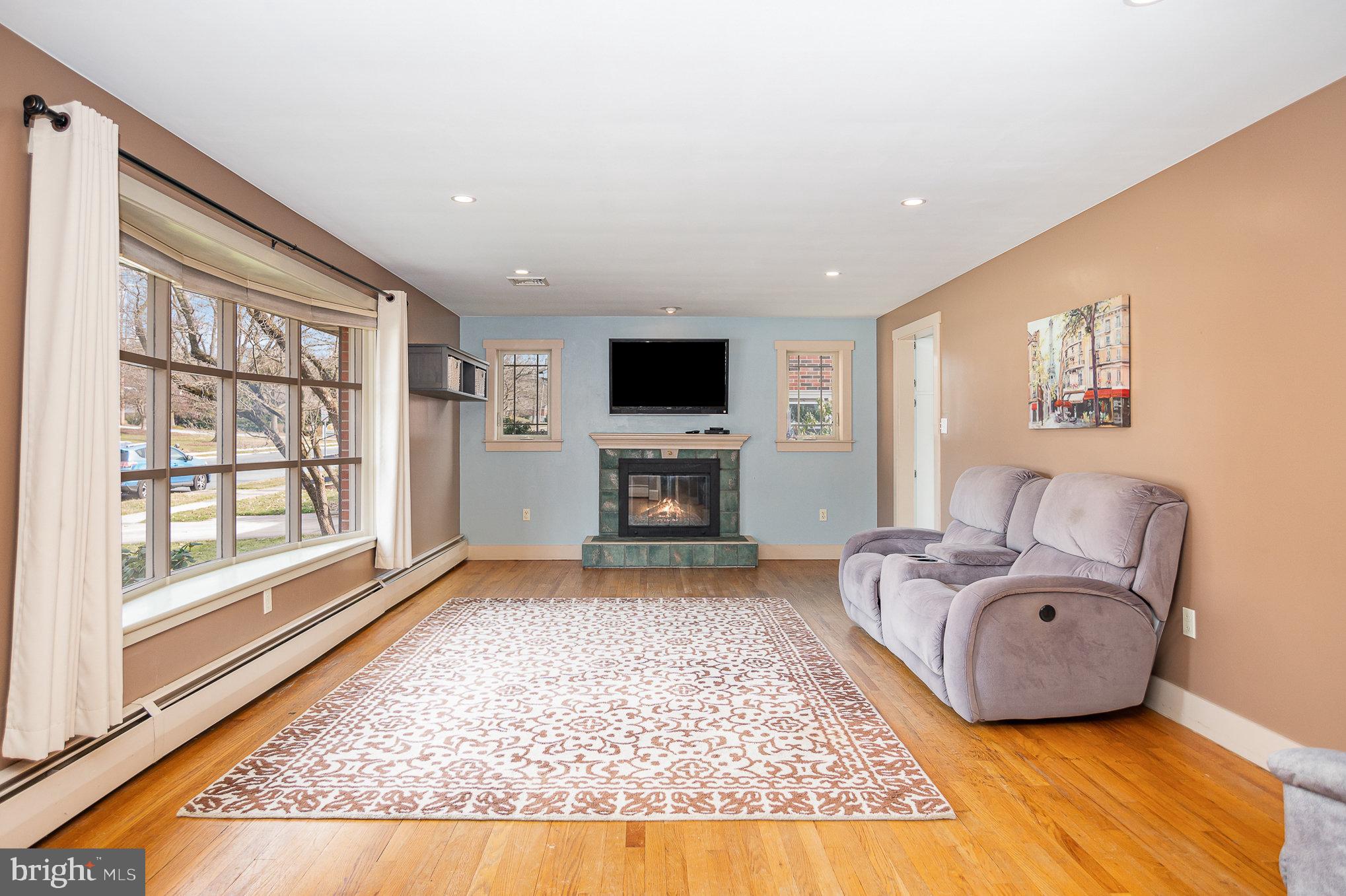 700 S MOUNT JOY STREET