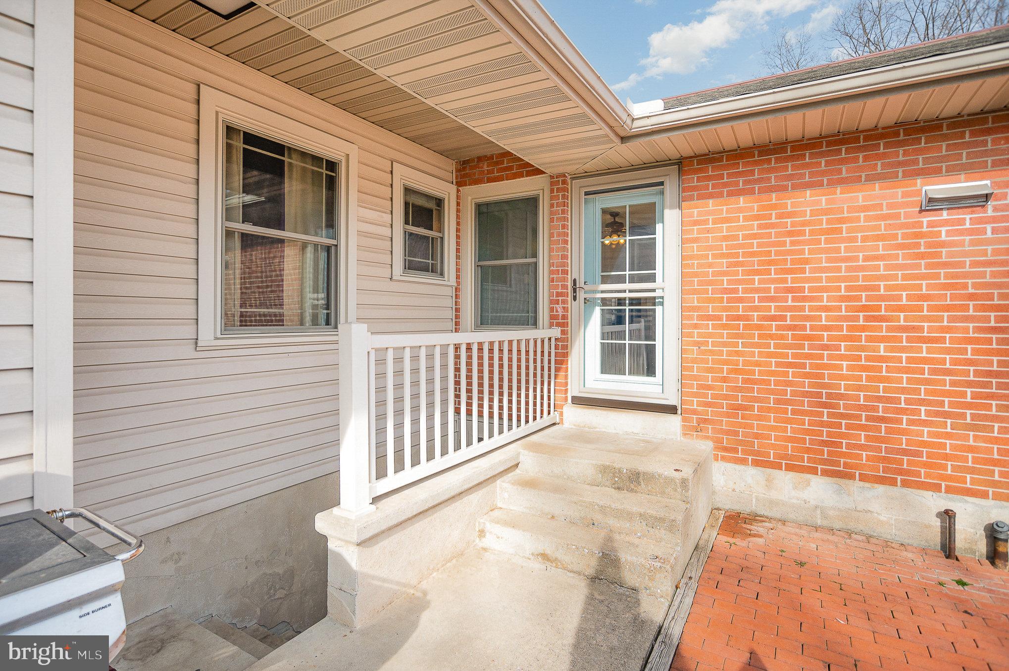 700 S MOUNT JOY STREET