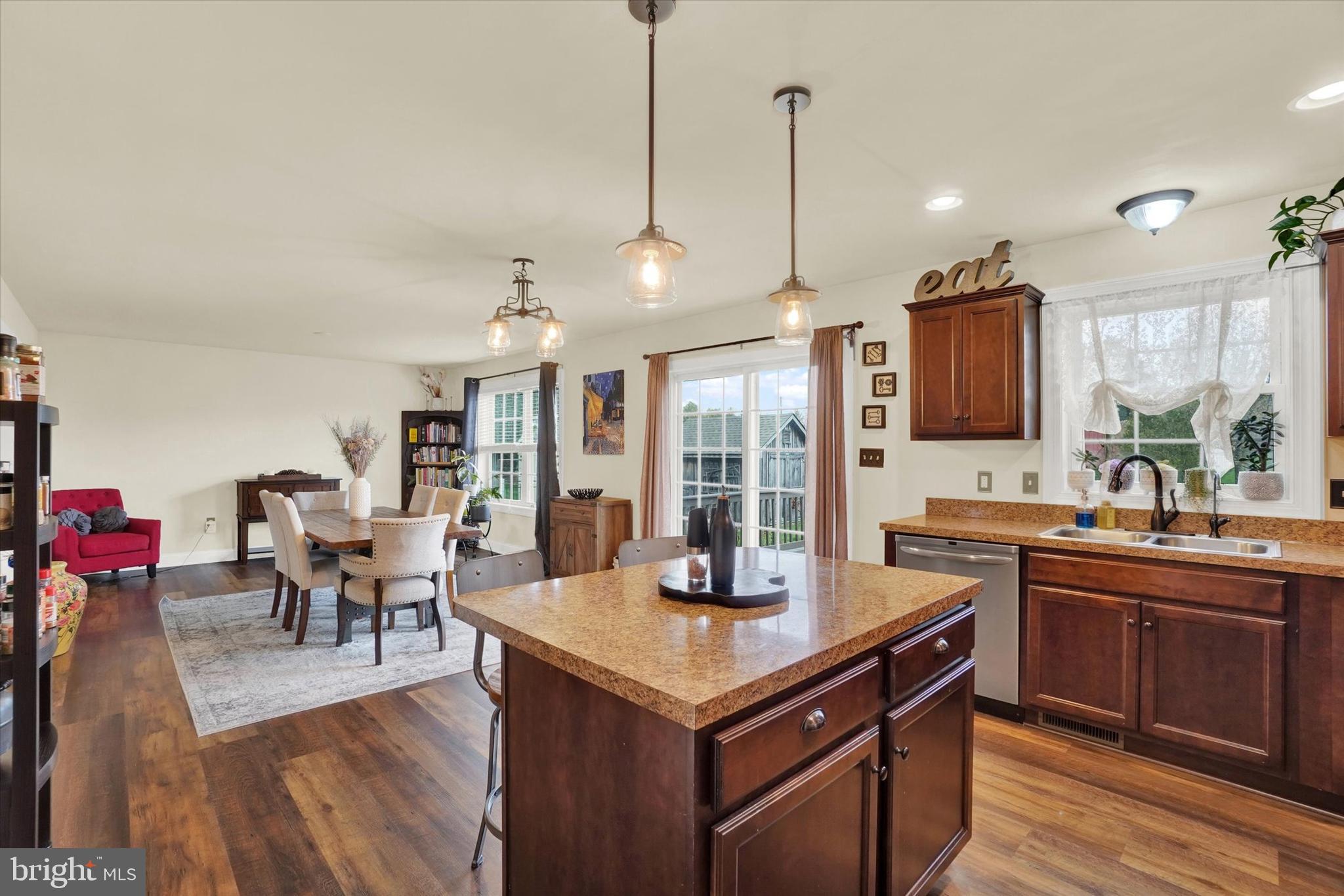 718 ARBOR ROSE AVENUE