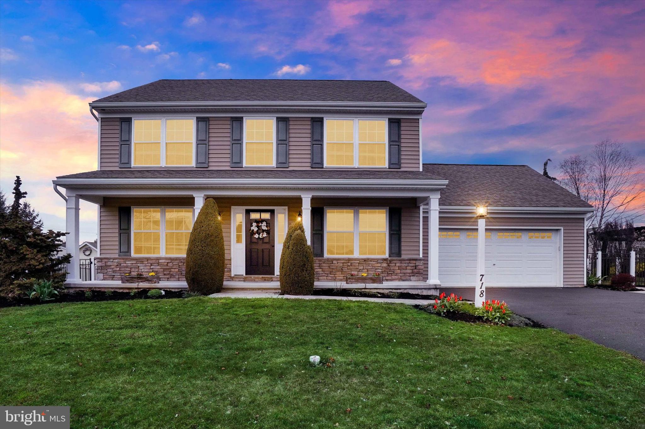 718 ARBOR ROSE AVENUE