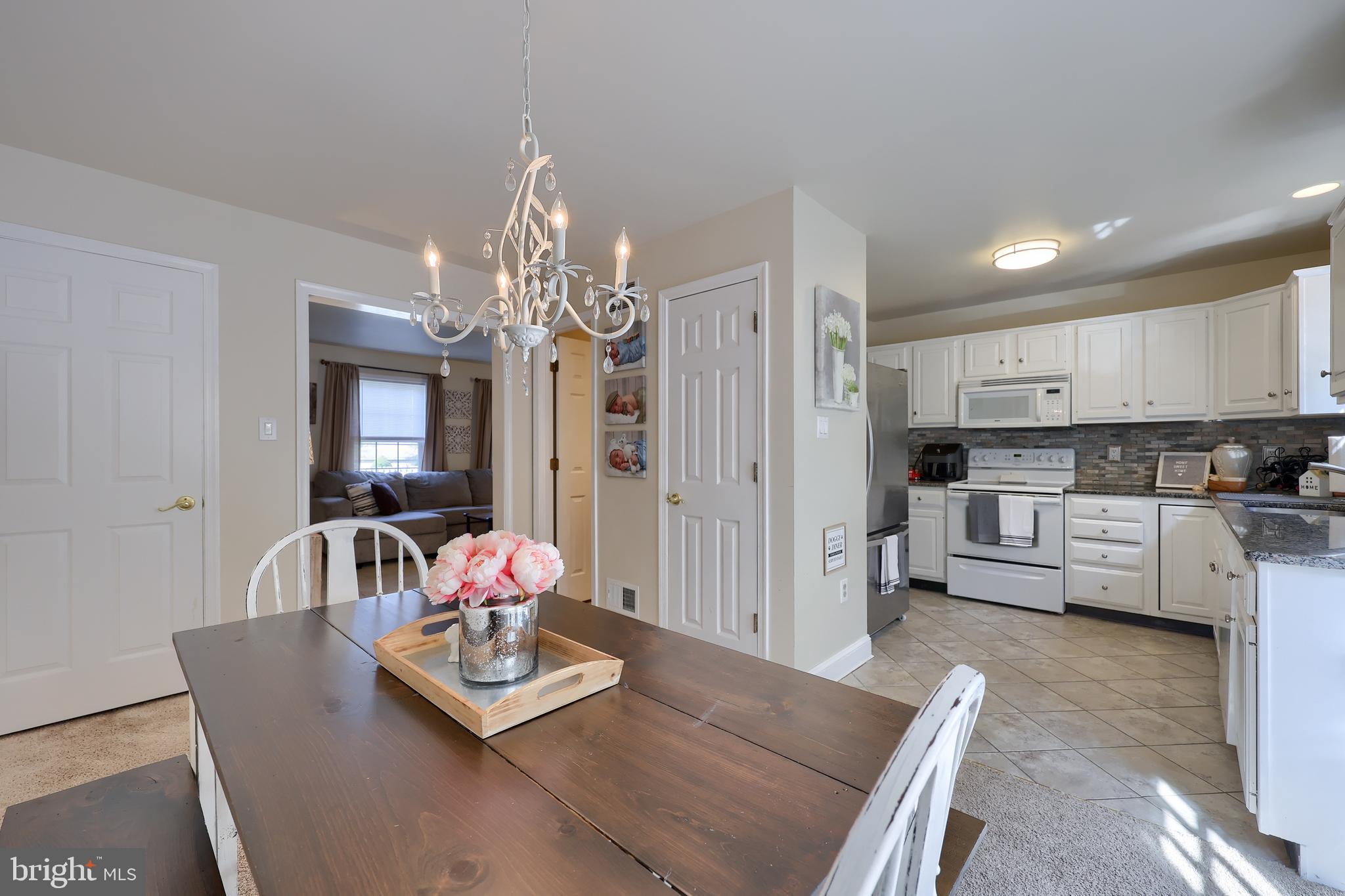 335 COBBLESTONE LANE