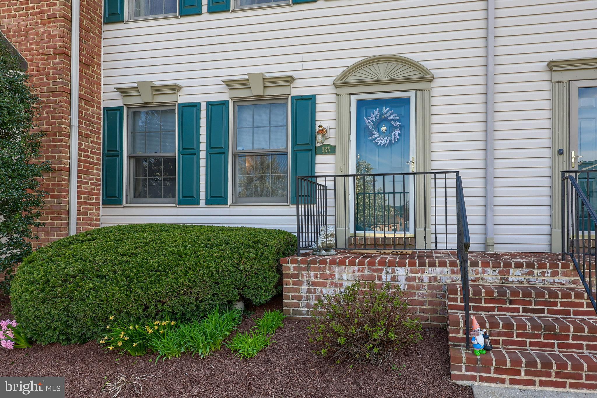 335 COBBLESTONE LANE