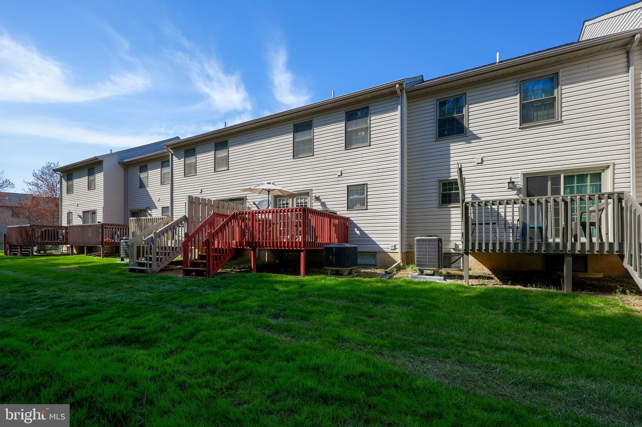 335 COBBLESTONE LANE