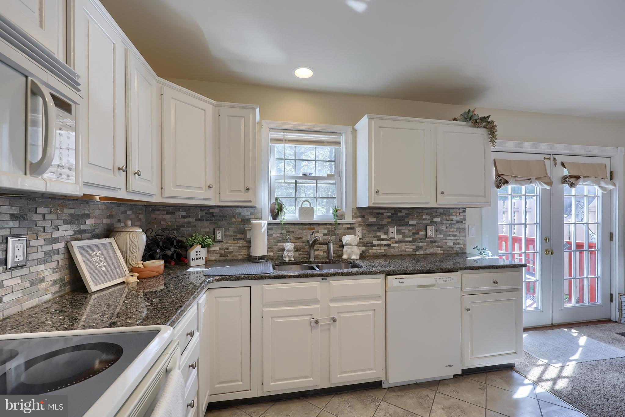 335 COBBLESTONE LANE