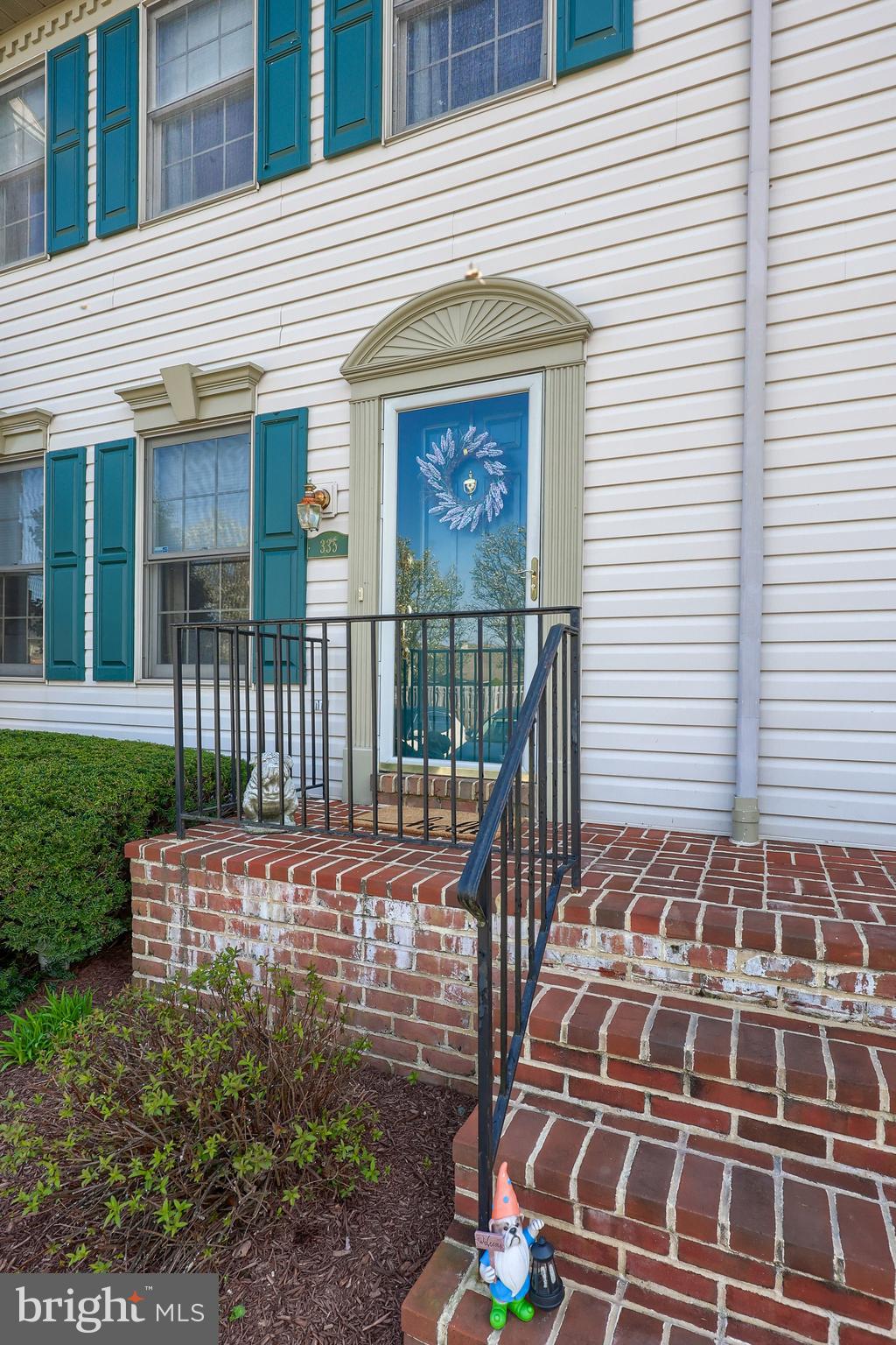 335 COBBLESTONE LANE