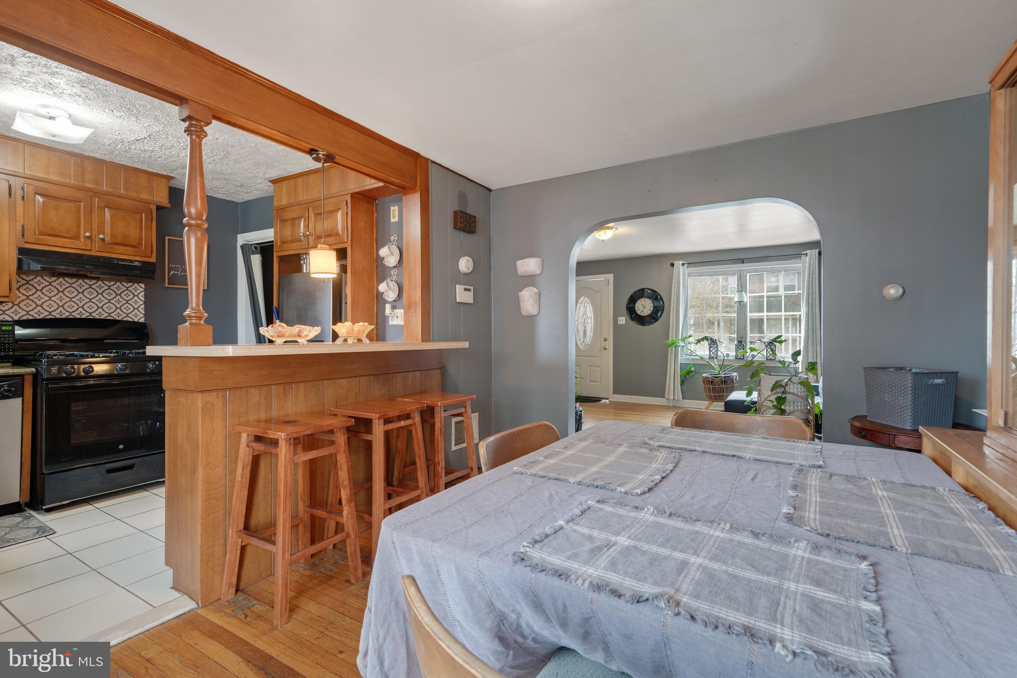 719 E MADISON STREET