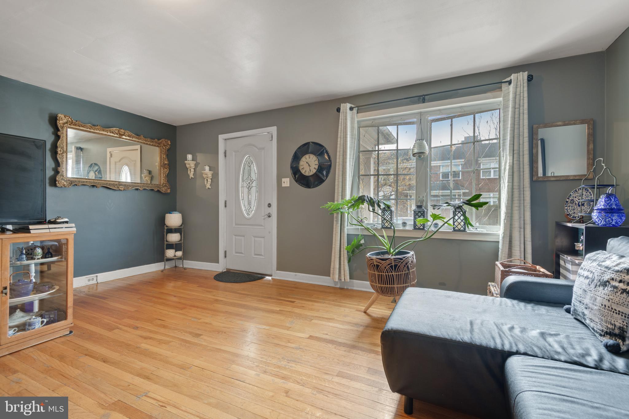 719 E MADISON STREET