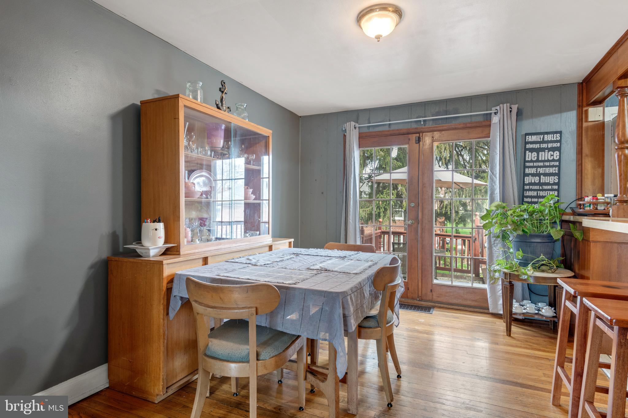 719 E MADISON STREET