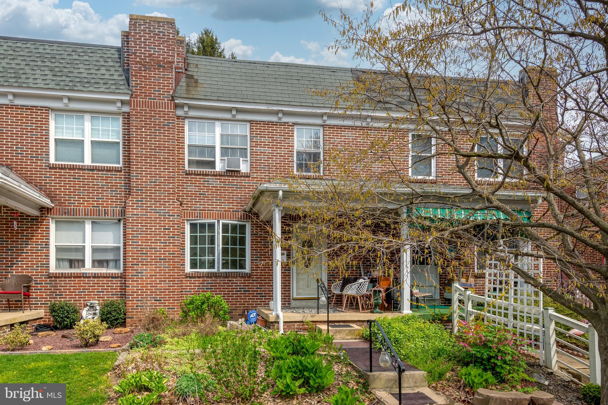 719 E MADISON STREET