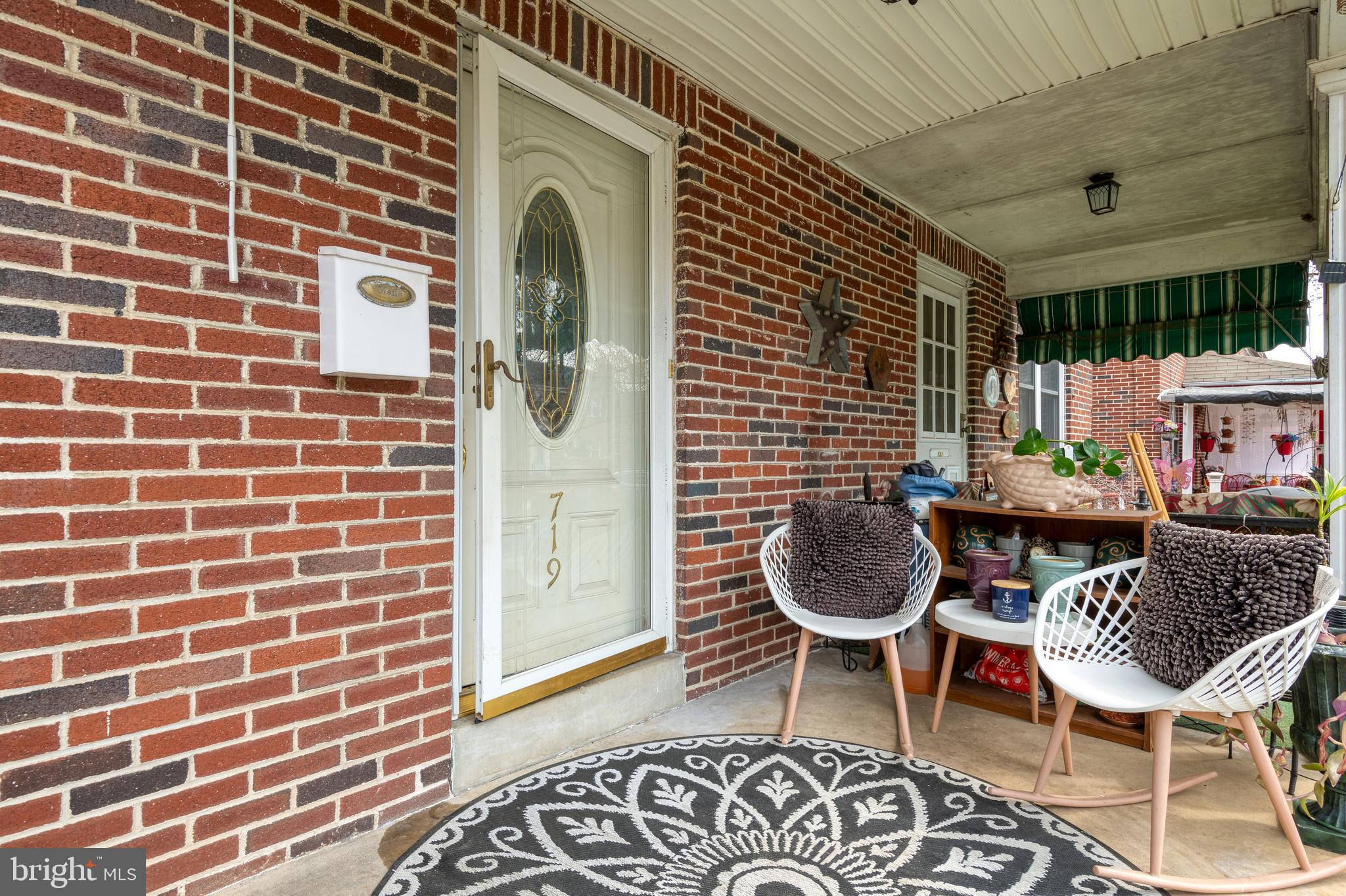 719 E MADISON STREET