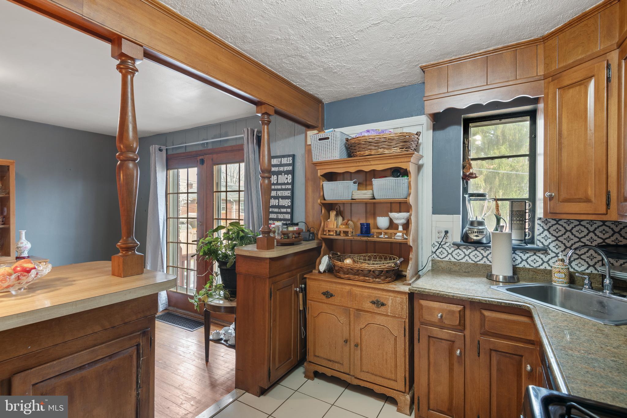 719 E MADISON STREET