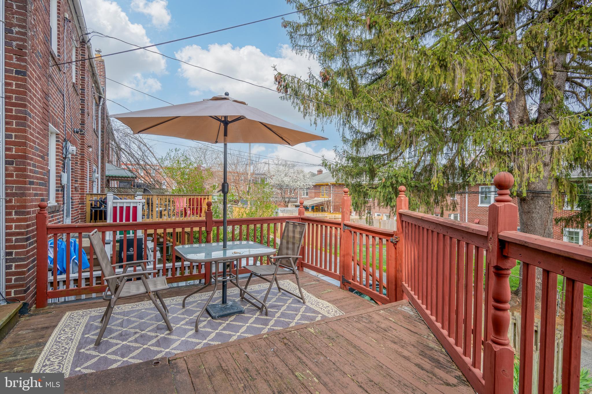 719 E MADISON STREET