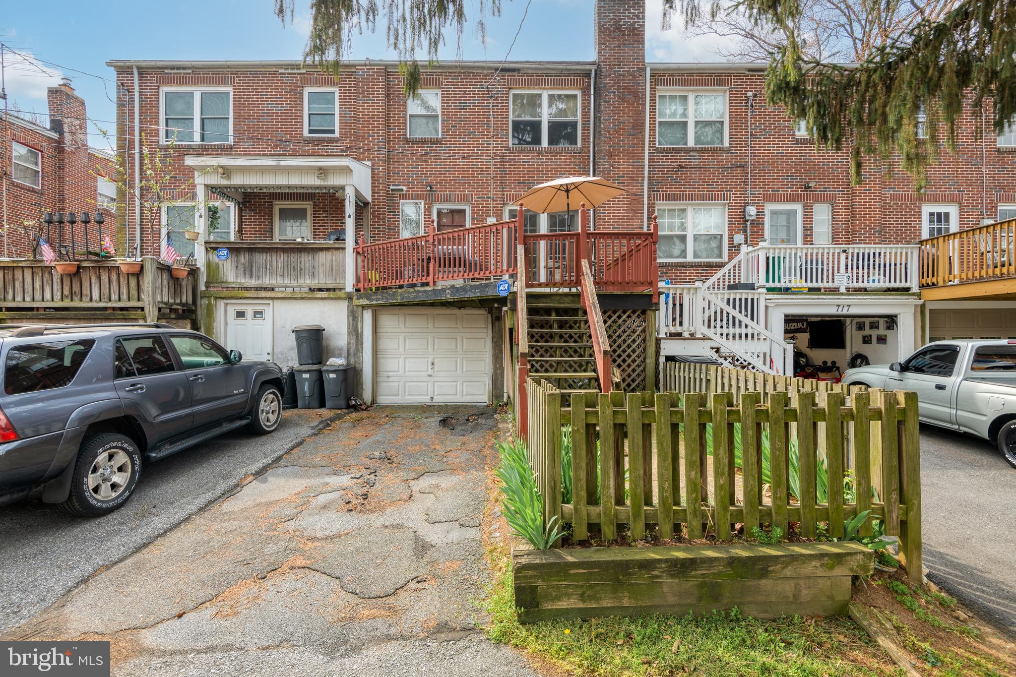 719 E MADISON STREET