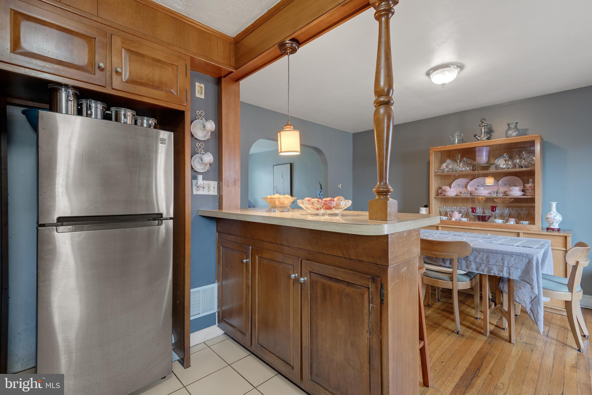 719 E MADISON STREET