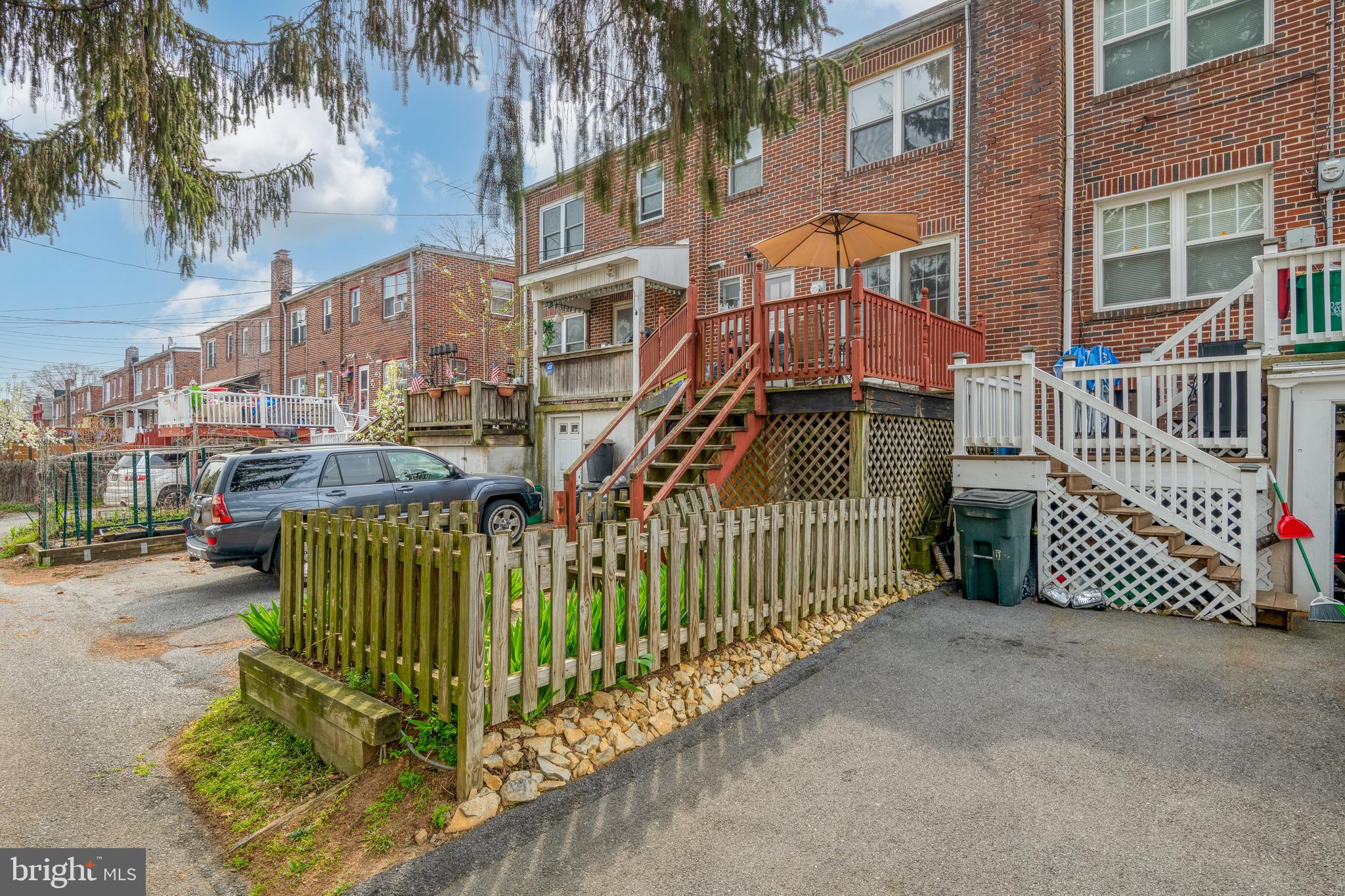 719 E MADISON STREET