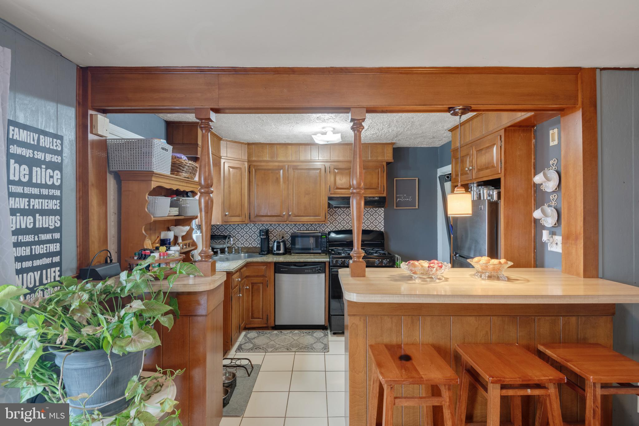 719 E MADISON STREET