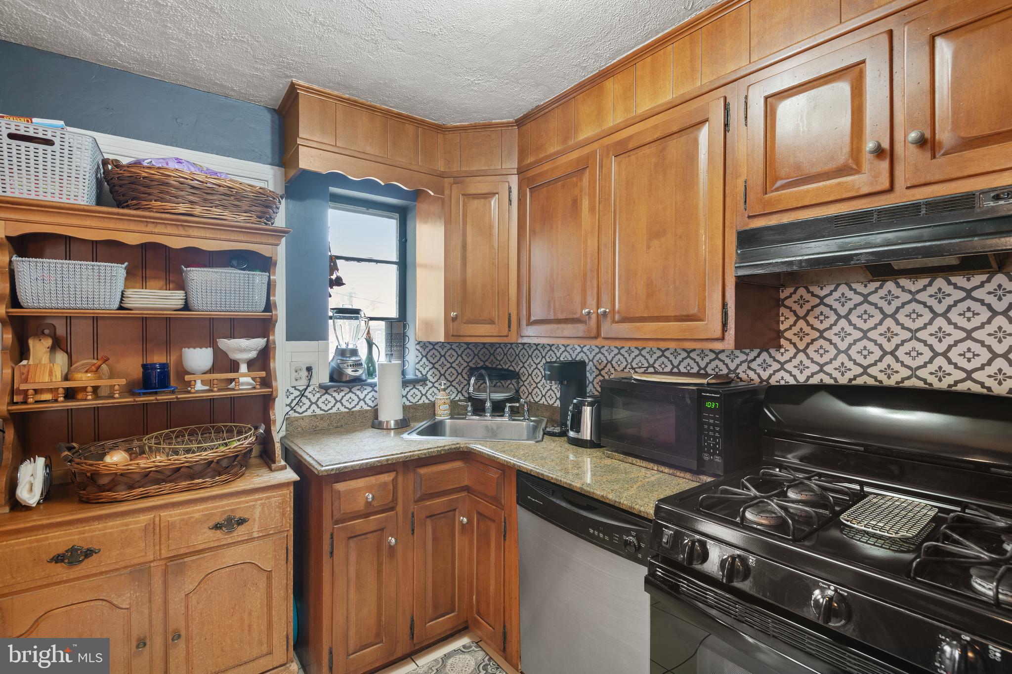 719 E MADISON STREET