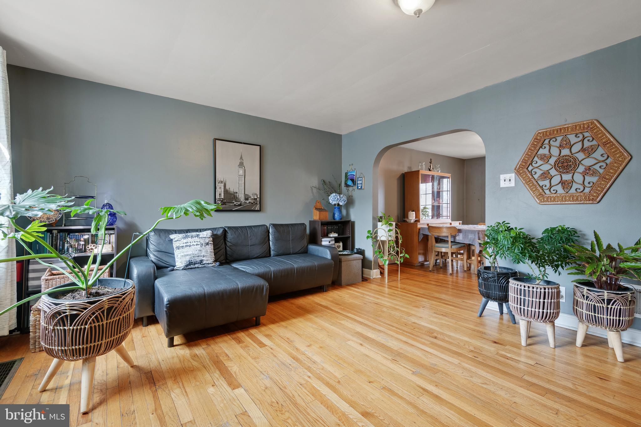 719 E MADISON STREET