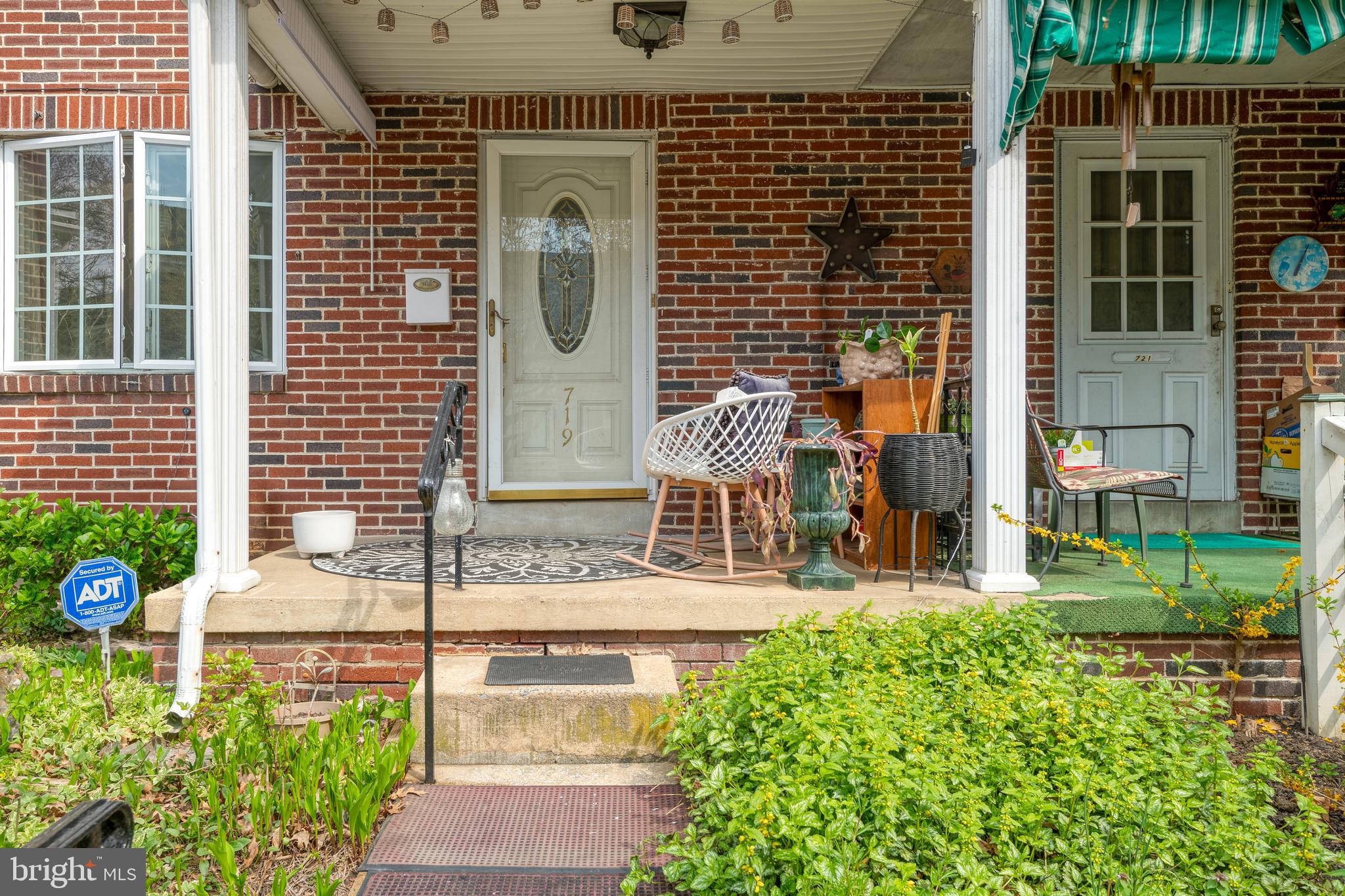 719 E MADISON STREET