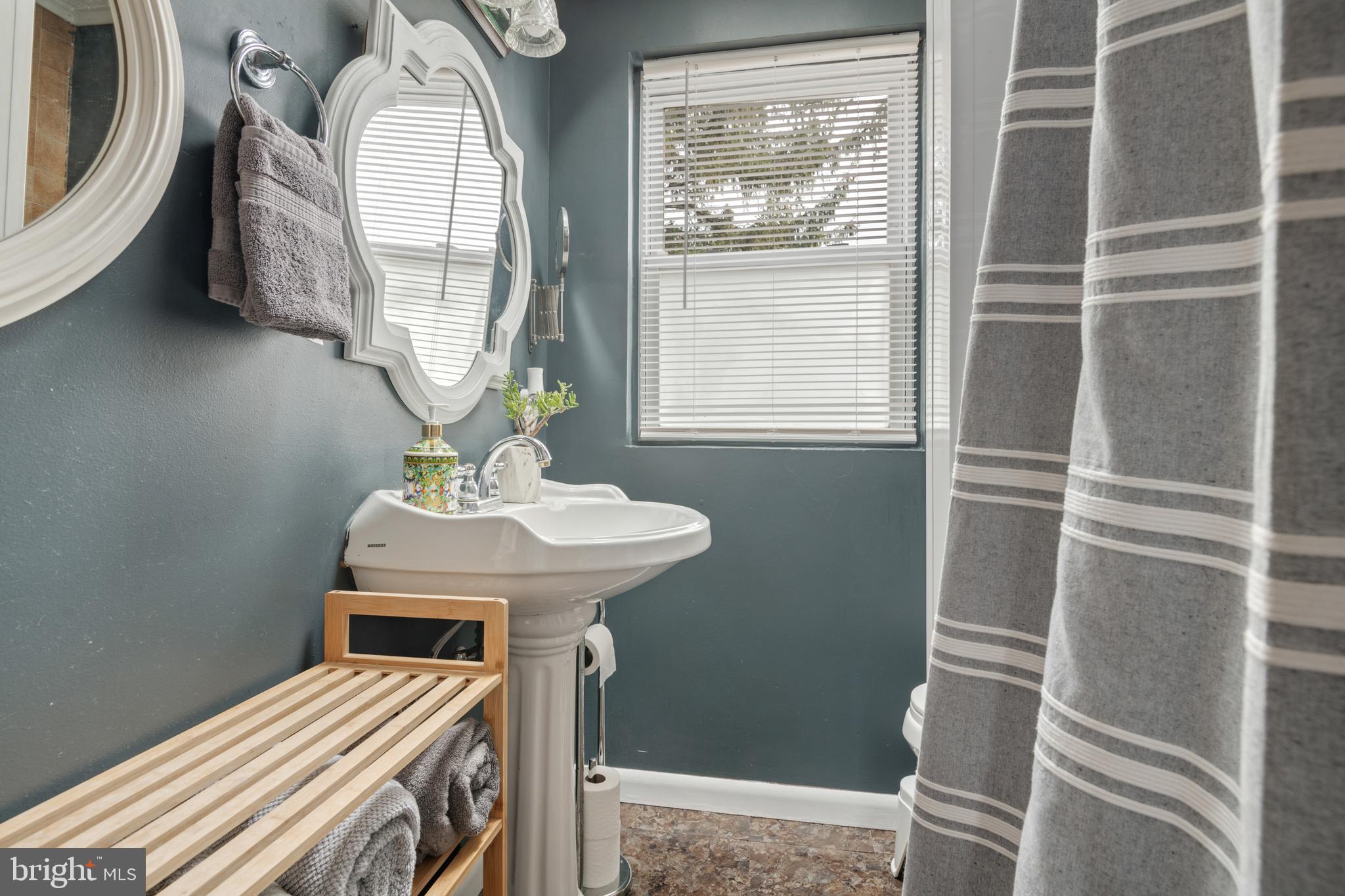 719 E MADISON STREET