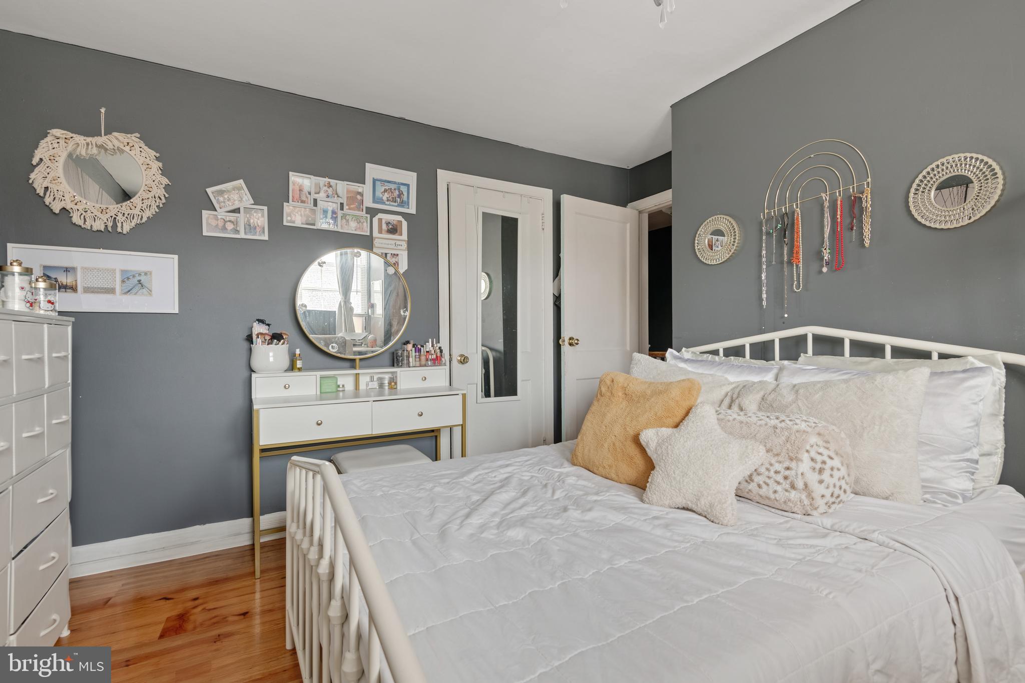 719 E MADISON STREET