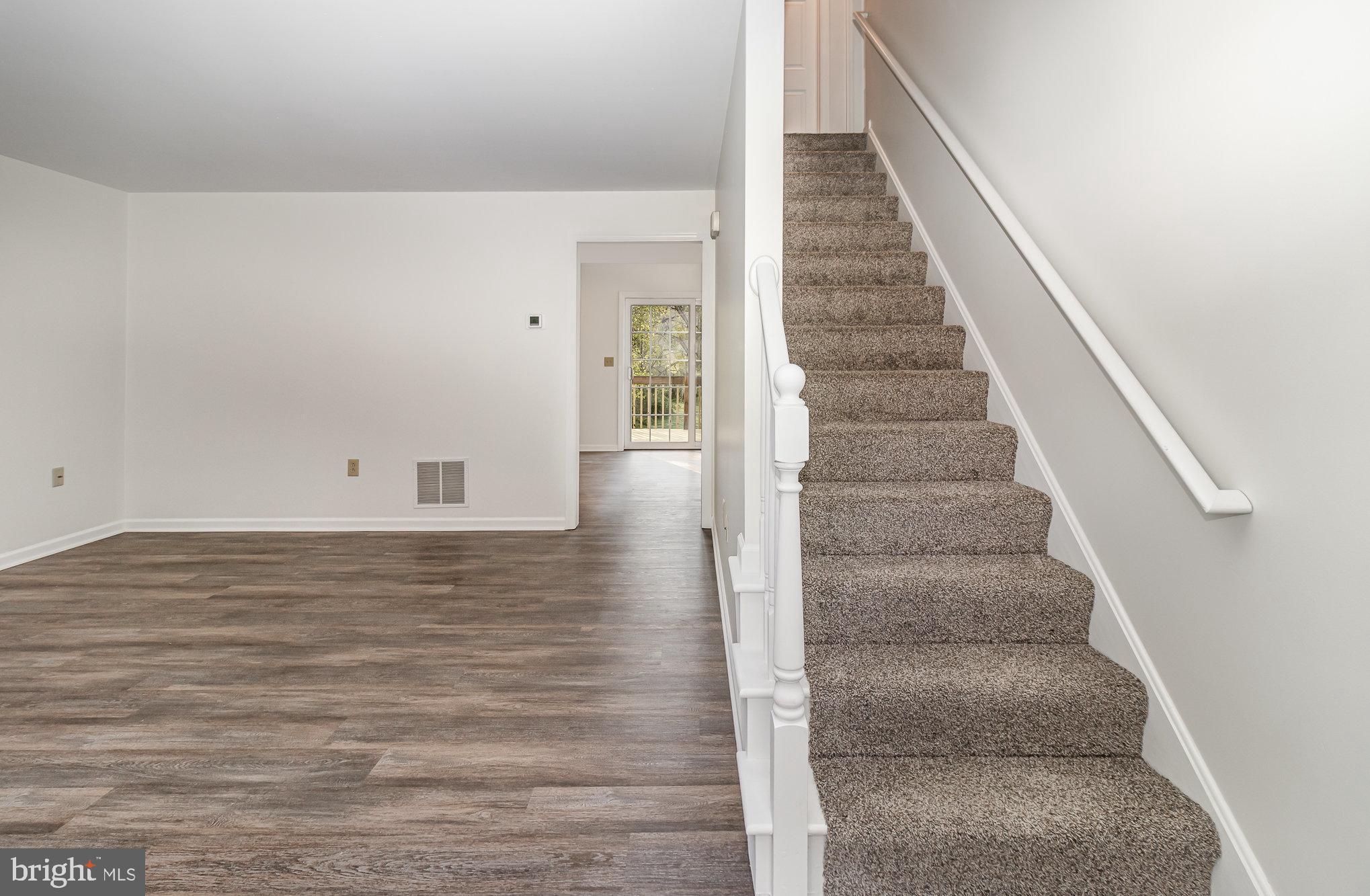 1070 W BAINBRIDGE STREET